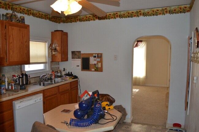 Building Photo - Nice and previously remodeled 2 bedroom w/ detached 3rd bedroom, carport & storage garage in Clay...