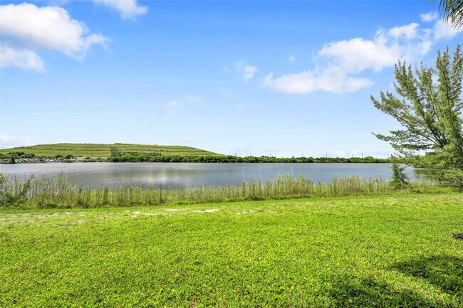 Building Photo - 4570 NW 18th Ave