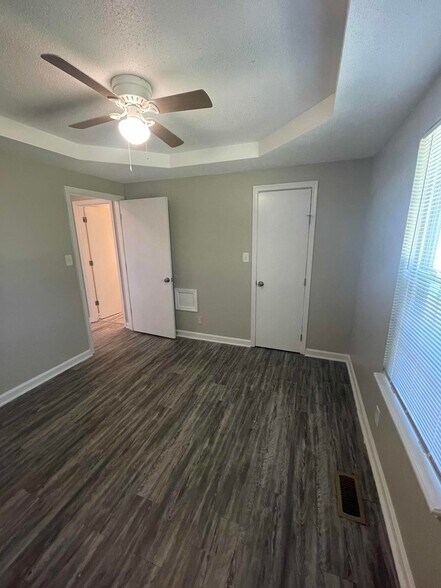 Building Photo - 641 Miles Ct