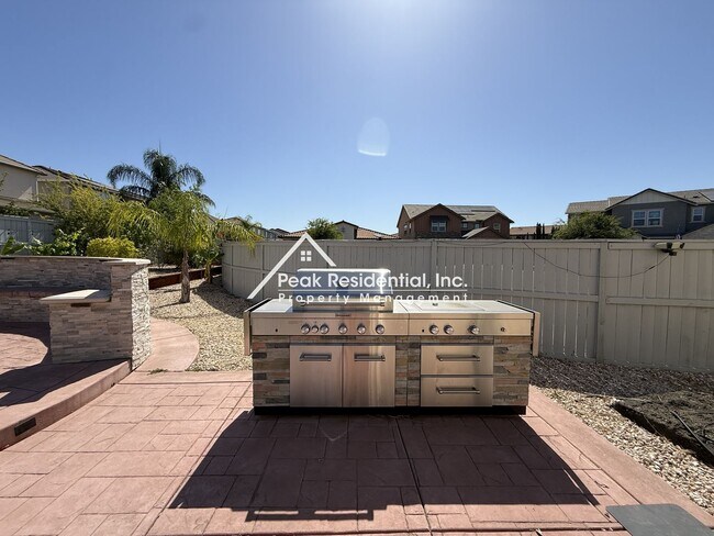 Building Photo - 3535 Heron Ct