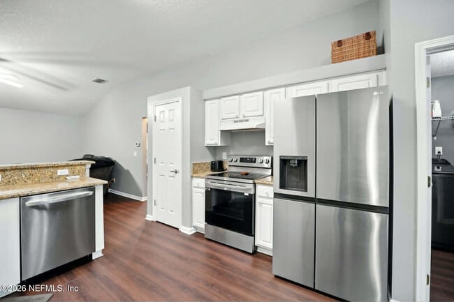 Building Photo - 832 Heritage Lakes Dr