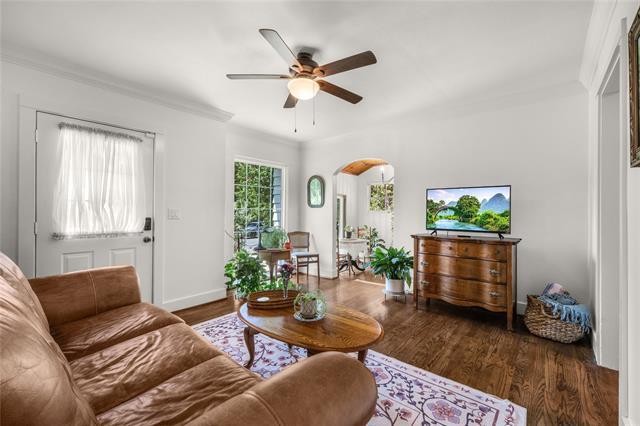 Building Photo - 3720 Oaklawn Dr