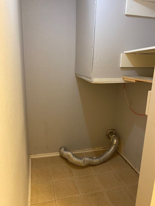 Building Photo - 12008 Mighty Oak Dr