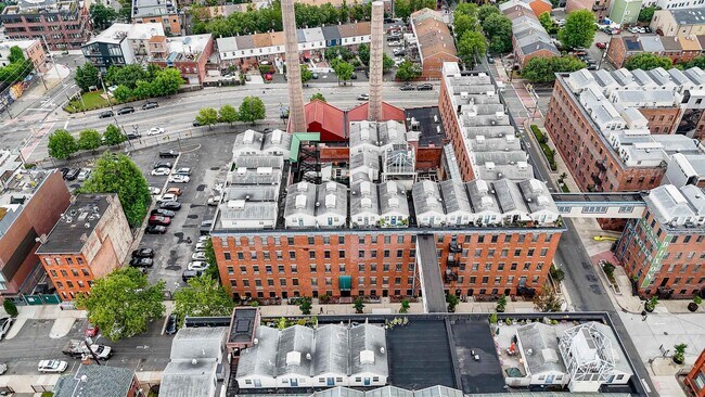 Building Photo - 187 Wayne St