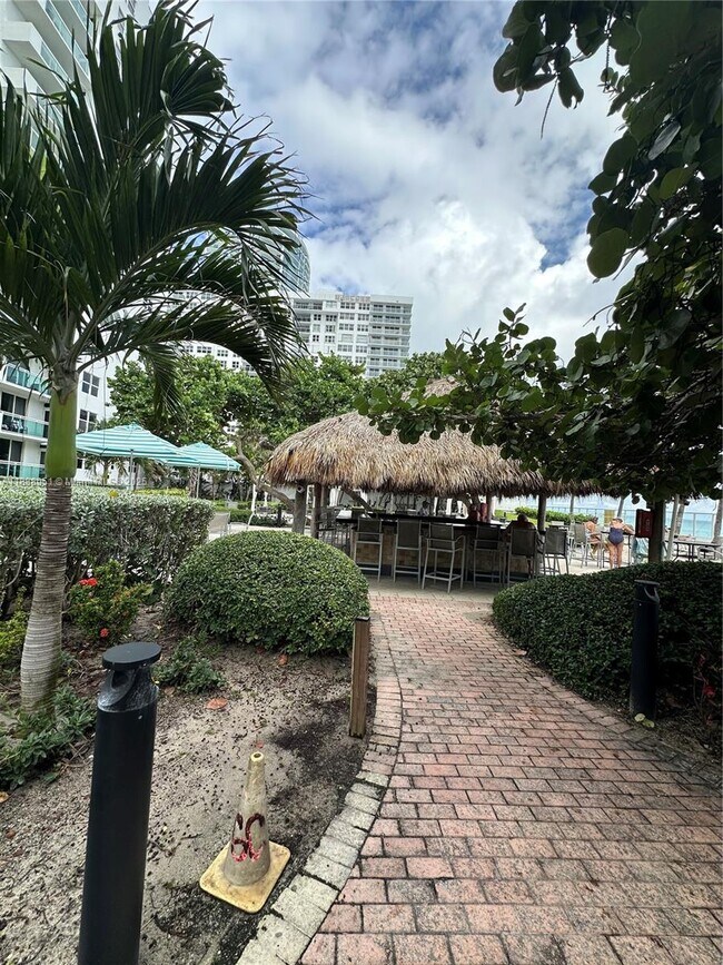 Building Photo - 3001 S Ocean Dr