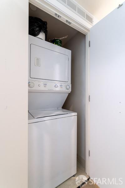 Building Photo - 355 1st St