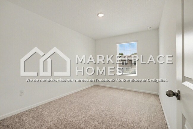 Building Photo - 11910 Sylvia St