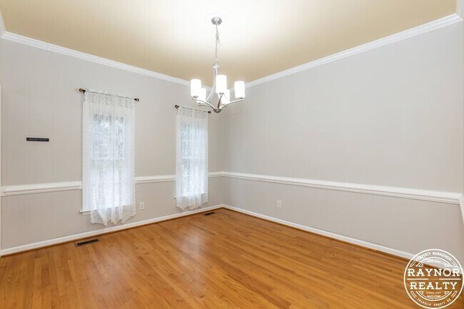 Building Photo - 810 Tacy Pl