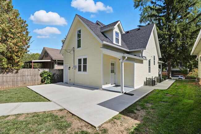 Building Photo - 136 S Spencer Ave