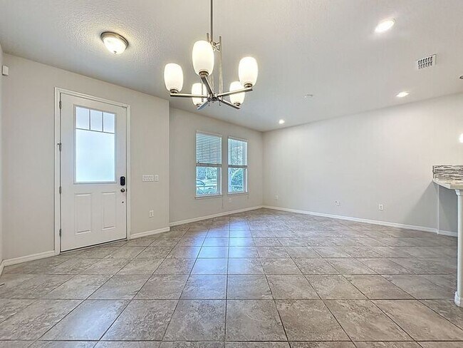 Building Photo - Spacious Townhome for Rent in Tapestry