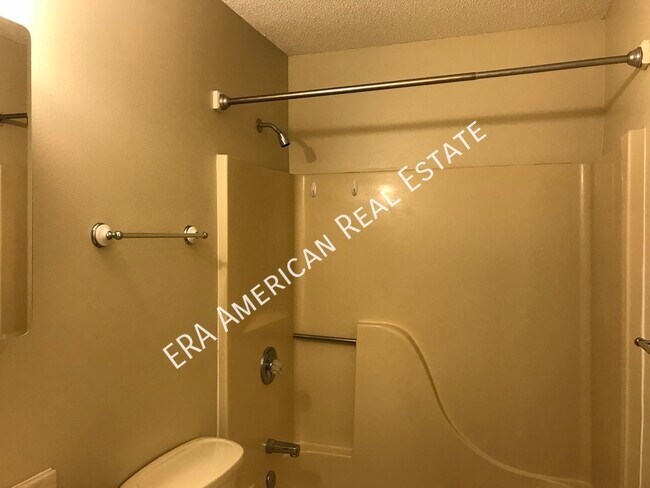 Building Photo - 205 Esmond Ct