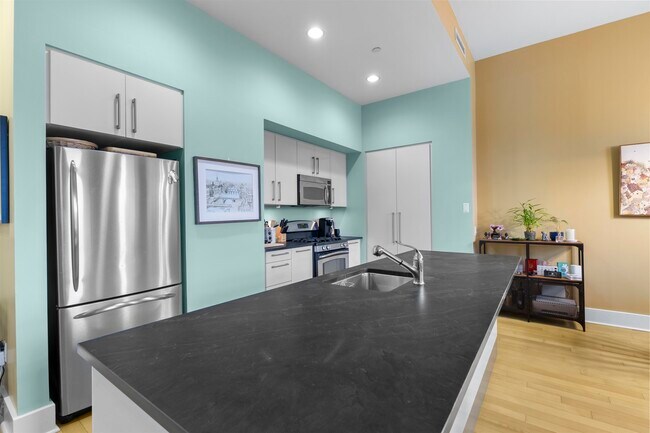 Building Photo - 4 Beacon Way