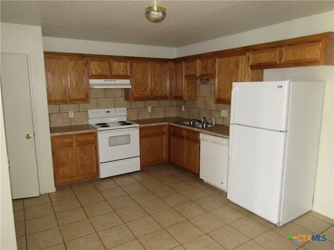 Building Photo - 1409 Cinch Dr