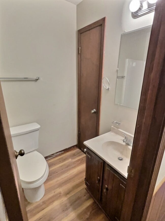 Building Photo - 1113 Hickory Dr