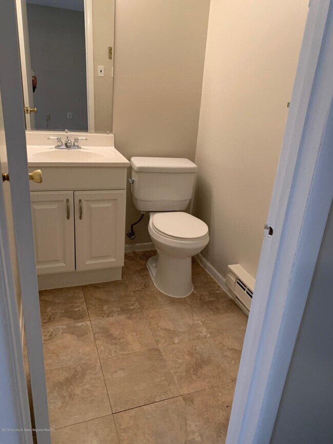 Building Photo - 122 Amberly Dr