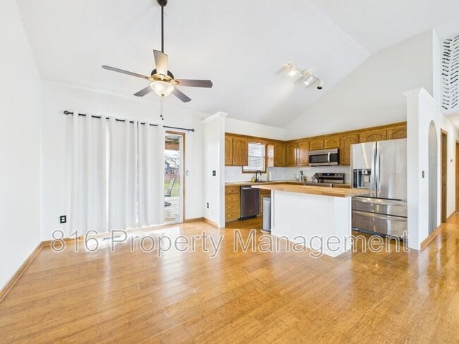 Building Photo - 1305 Aspen Dr