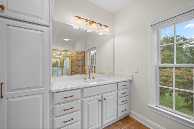 Building Photo - 27556 Paddock Trail Pl