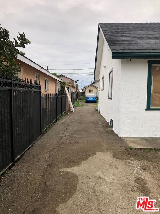 Building Photo - 154 W 93rd St