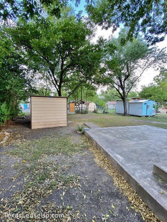 Building Photo - 2 br, 1 bath House - 2031 Katy St