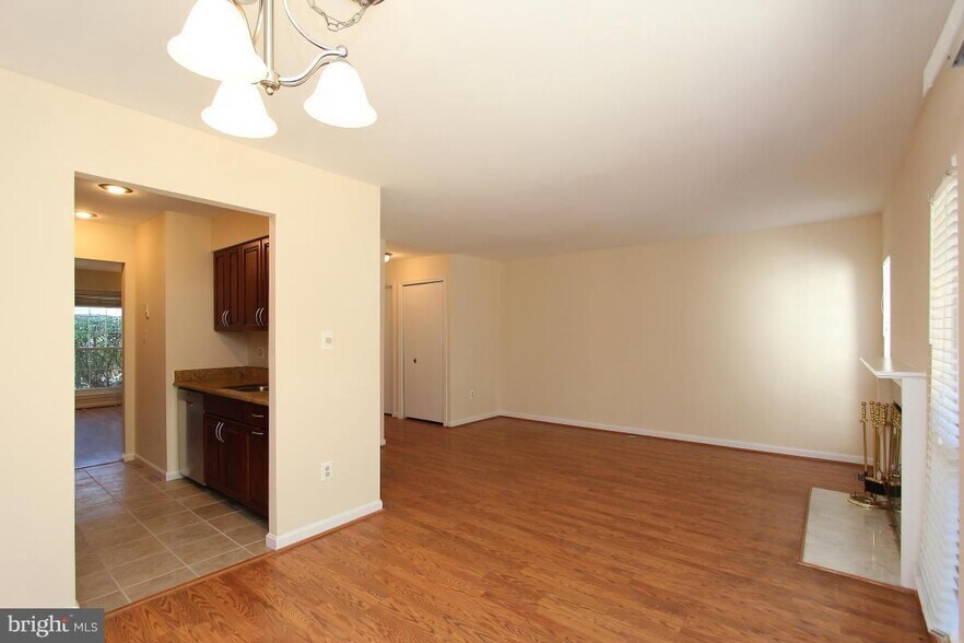 Building Photo - 1507 Ingram Terrace