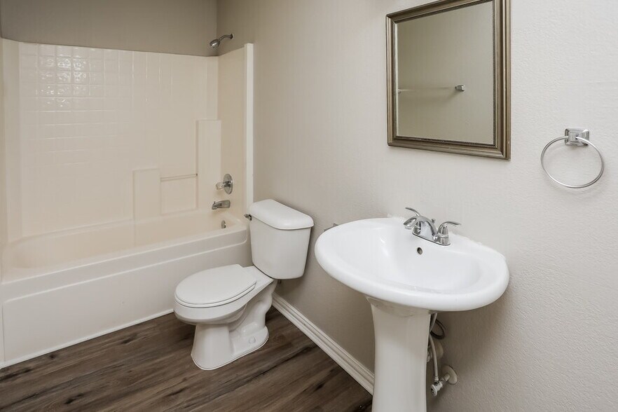 Building Photo - 7112 Woodhinge Dr