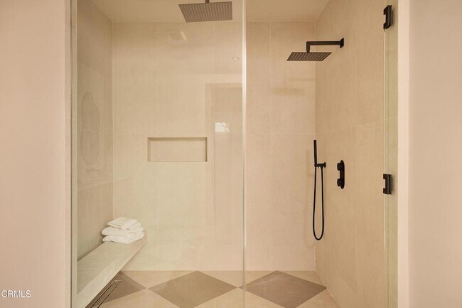 Building Photo - 11638 Kling St