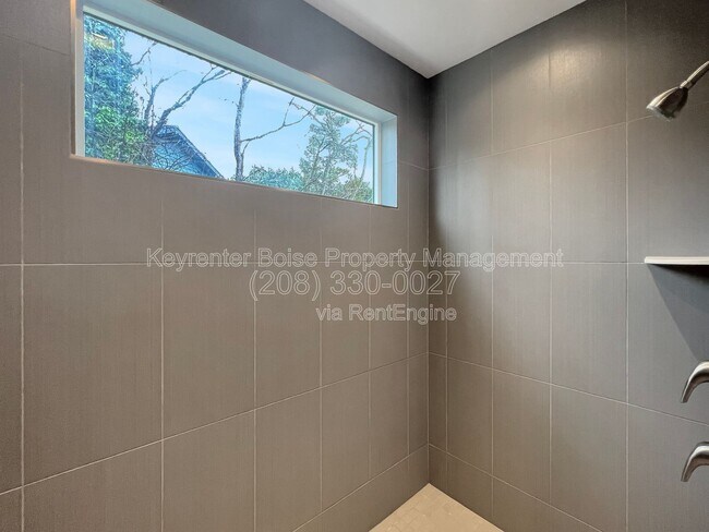 Building Photo - 2640 W Neff St