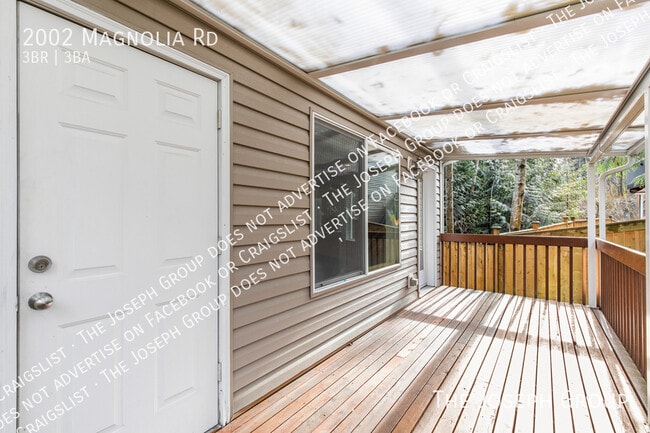 Building Photo - 2002 Magnolia Rd