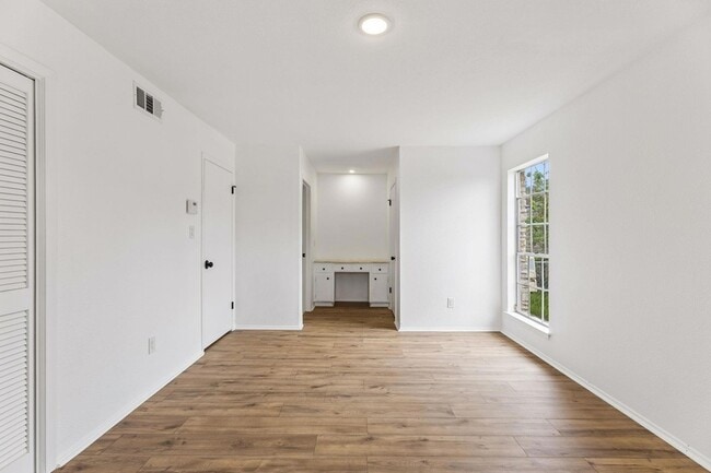 Building Photo - 4303 Rimdale Dr