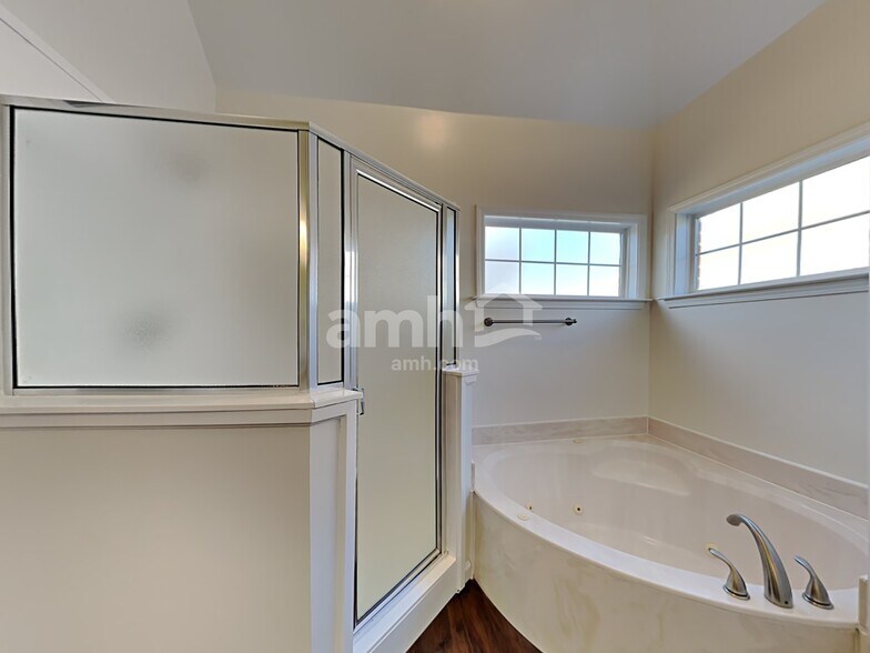 Building Photo - 9276 Durhamshire Dr