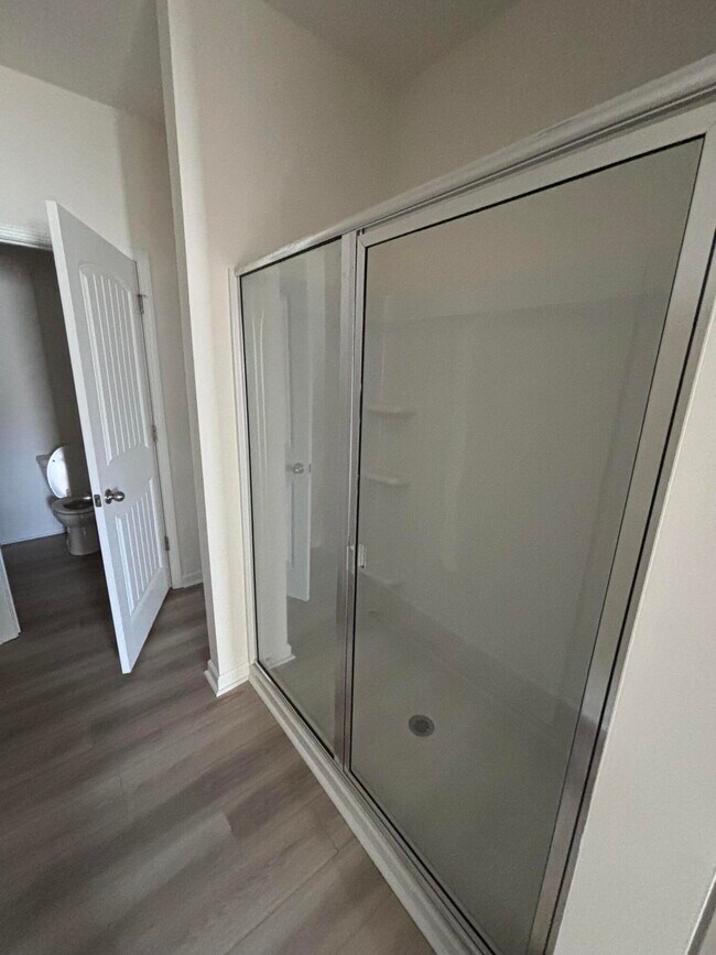 Building Photo - 332 Acorn St