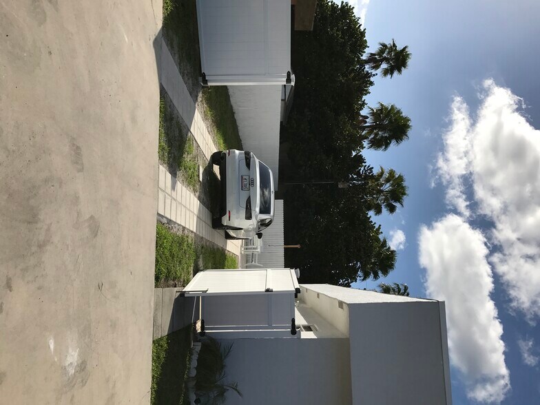 Building Photo - 1311 NW 17th Ave