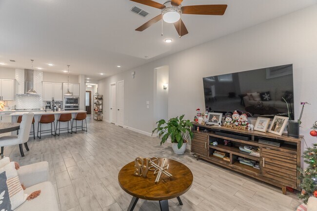 Building Photo - 24634 Songlark Bend Dr