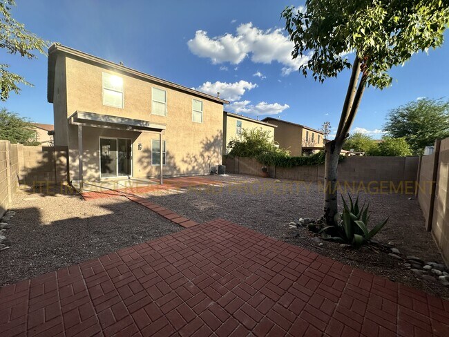 Building Photo - 3505 N Sierra Springs Dr