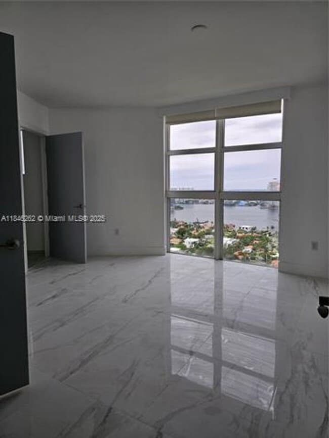 Building Photo - 19111 Collins Ave