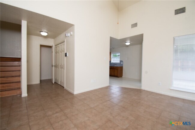 Building Photo - 405 Deloris Dr