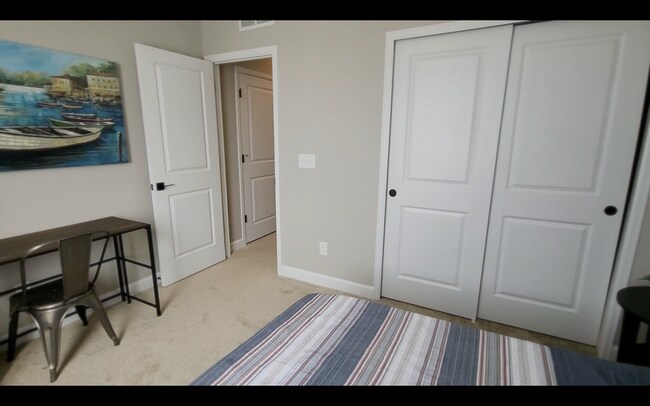 Building Photo - 3 Bedroom, 2.5 Bathroom with two car garage - Available 2/5/2025