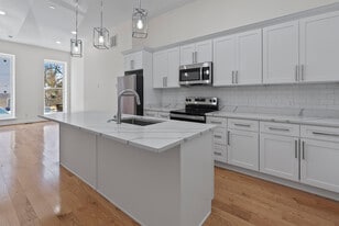 Building Photo - 636 N Carrollton Ave