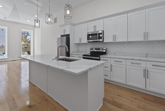 Building Photo - 636 N Carrollton Ave