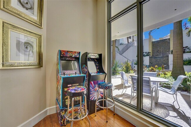 Building Photo - 1830 Radius Dr