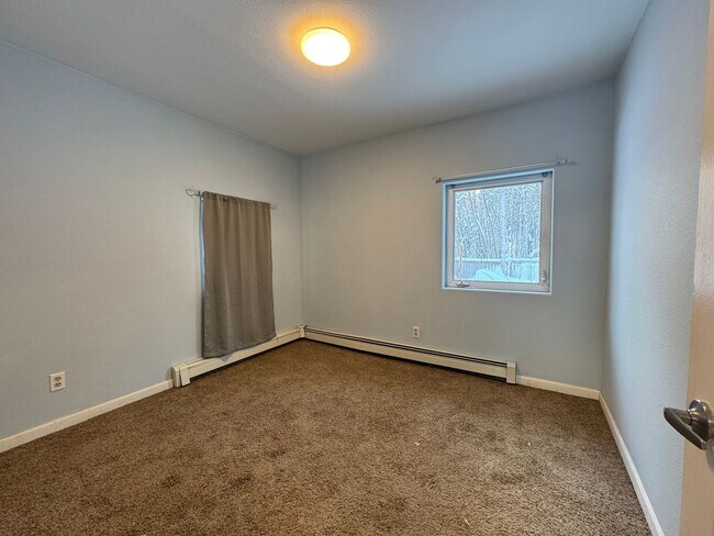 Building Photo - 1469 Redmond Ave