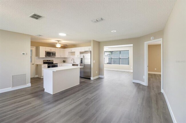 Building Photo - 2609 Privada Dr