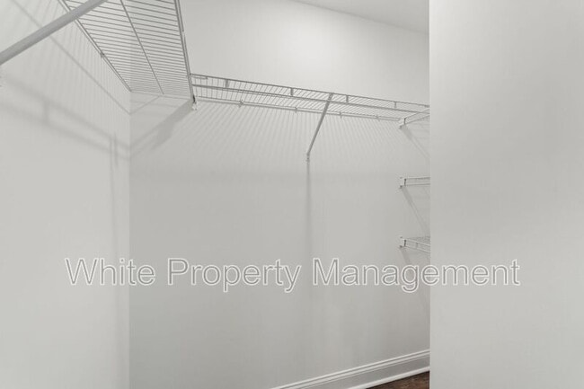 Building Photo - 1302 Venus St