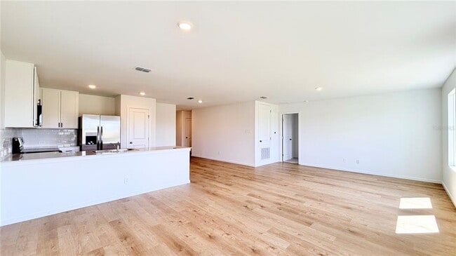 Building Photo - 615 ARTEMIS St