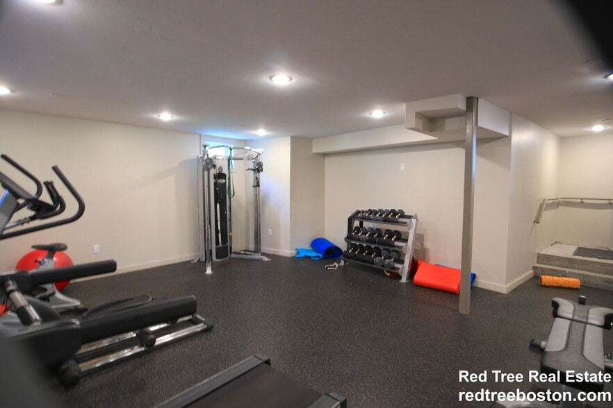 Building Photo - 23 Greylock Rd