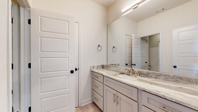 Building Photo - 4762 Magnolia Pk Cir W
