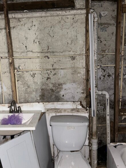 Building Photo - 4935 Alcott Ave