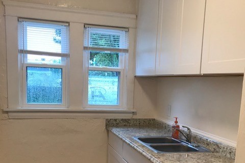 Unit 1 White Shaker Cabinets / New Countertops - 17 Agate Pl