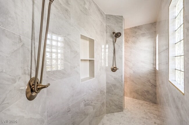 Building Photo - 636 Chervil Valley Dr