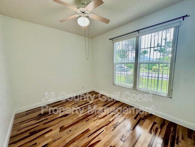 Building Photo - 419 Mayfair Dr